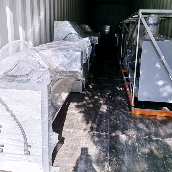 Expédition de machines d’essai de bouteilles et d’équipements de manutention de vannes expédiées en Malaisie