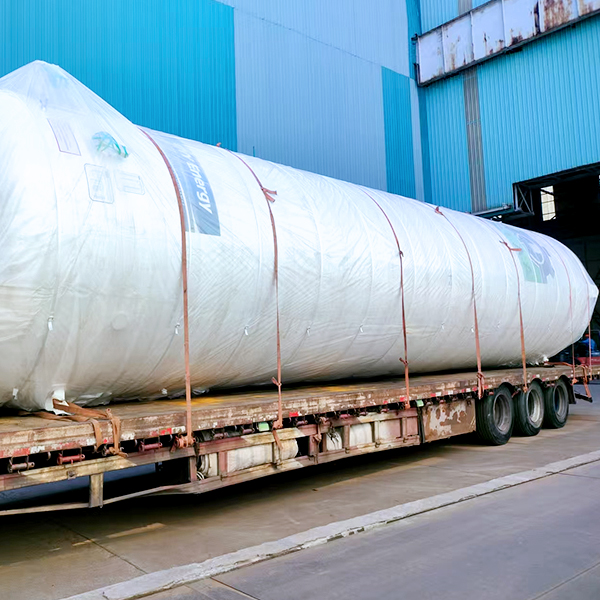 Expédition d'équipements en L-CNN et de réservoir de stockage expédié en Turquie